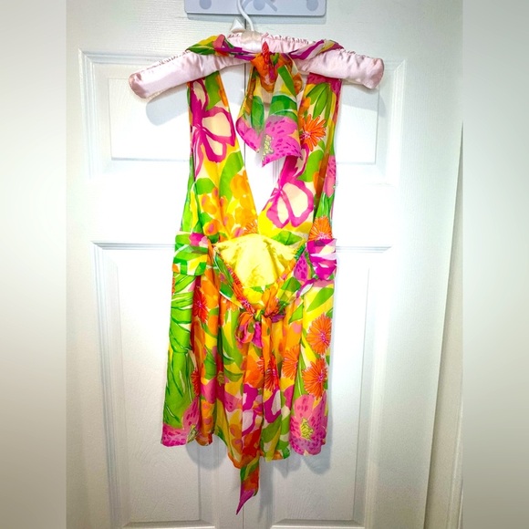 Lilly Pulitzer floral 100% silk vintage halter top. Size 4. - Picture 10 of 10
